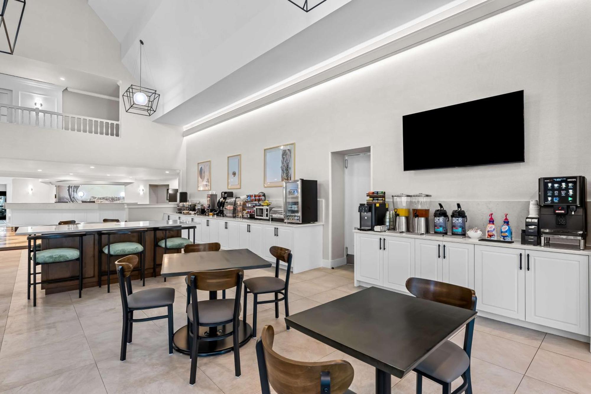 Best Western Plus Puyallup Hotel Экстерьер фото
