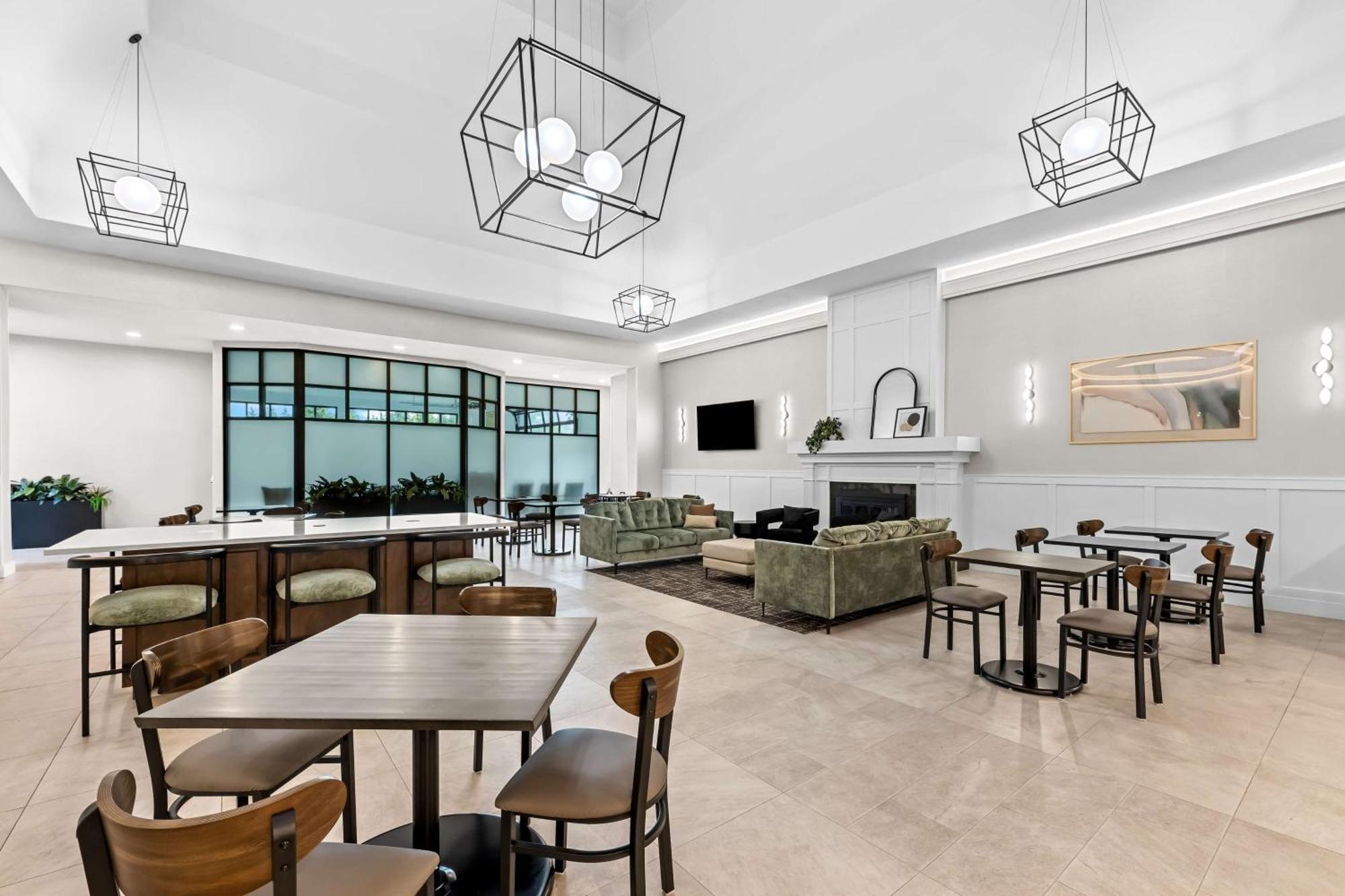 Best Western Plus Puyallup Hotel Экстерьер фото