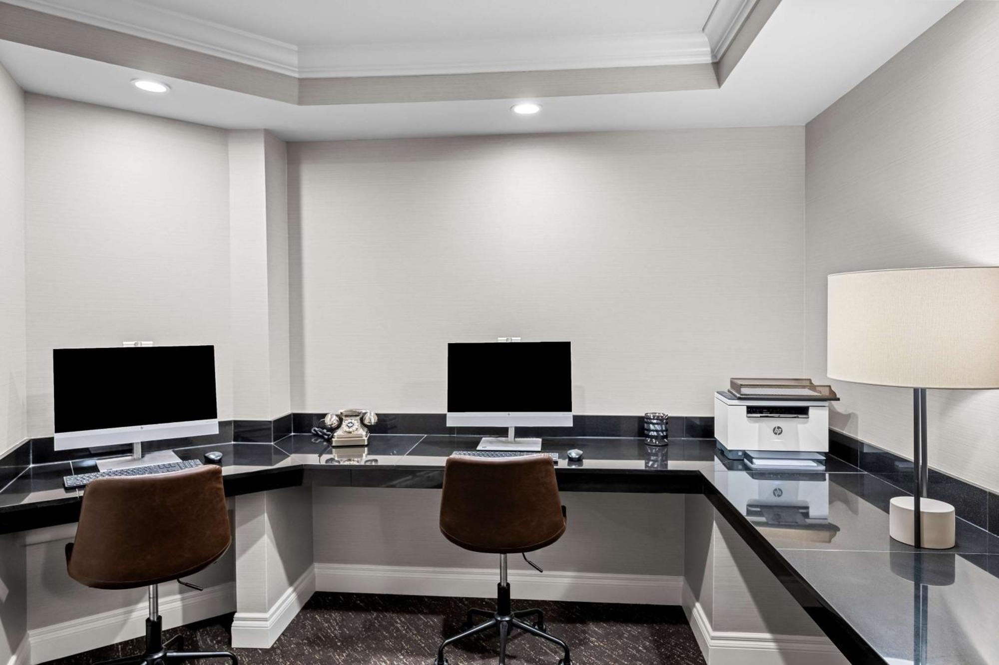 Best Western Plus Puyallup Hotel Экстерьер фото